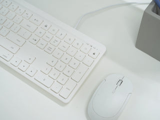 Macally keyboard close-up low-profile keys and mouse